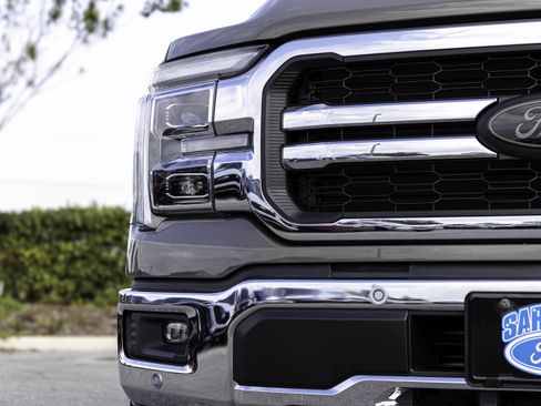 New 2025 Ford F150 Lariat w/ Equipment Group 501A Mid image 11