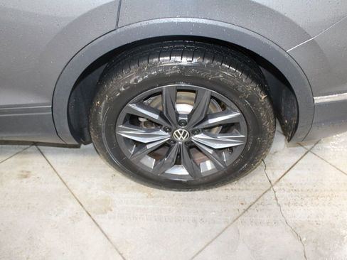 Used 2024 Volkswagen Tiguan SE image 59