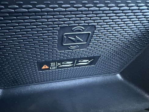 Used 2025 GMC Terrain Elevation w/ Elevation Premium Package AWD/4WD image 36