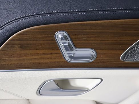 Used 2023 Mercedes-Benz GLS 450 4MATIC w/ AMG Line Exterior image 39