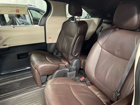 Certified 2022 Toyota Sienna Platinum AWD/4WD image 20