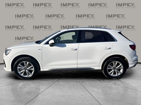 Used 2025 Audi Q3 2.0T Premium image 2