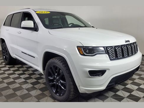 Used 2022 Jeep Grand Cherokee Laredo X image 1