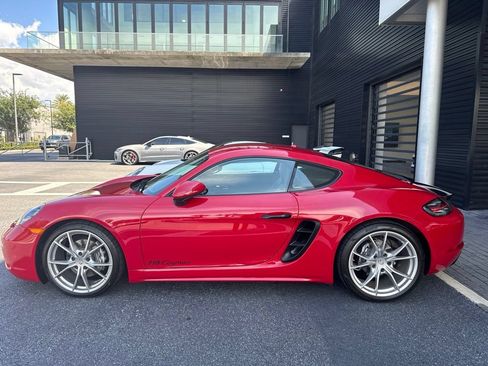 Used 2021 Porsche 718 Cayman RWD image 2