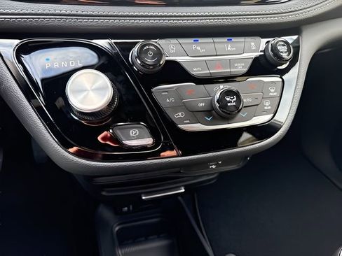 New 2026 Chrysler Pacifica Select image 20