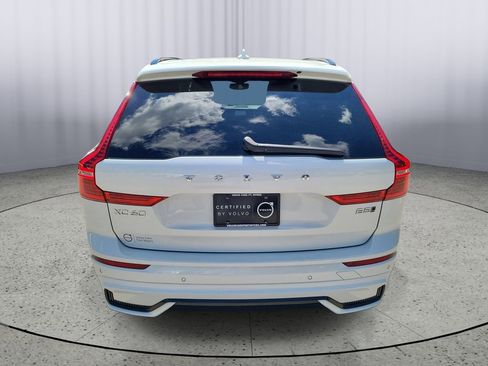 Certified 2024 Volvo XC60 B5 Plus AWD/4WD image 5