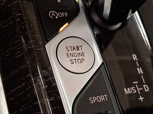 Used 2021 BMW 330i xDrive 330i xDrive image 19