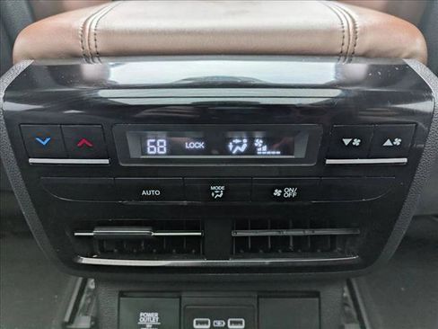 Used 2023 Acura MDX SH-AWD w/ Technology Package image 18