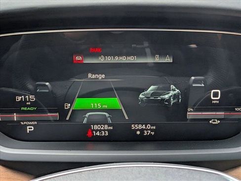 Used 2024 Audi e-tron GT Premium Plus image 9