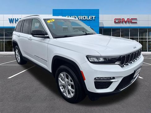 Used 2023 Jeep Grand Cherokee Limited w/ Luxury Tech Group II image 8