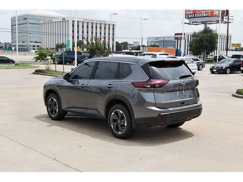 Used 2025 Nissan Rogue SV FWD image 4