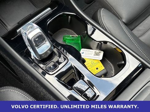 Certified 2024 Volvo XC40 B5 Plus AWD/4WD image 21