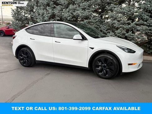 Used 2024 Tesla Model Y Long Range AWD/4WD image 11