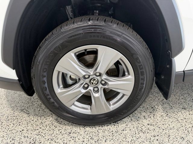 Used 2024 Toyota RAV4 XLE w/ Convenience Package AWD/4WD image 35