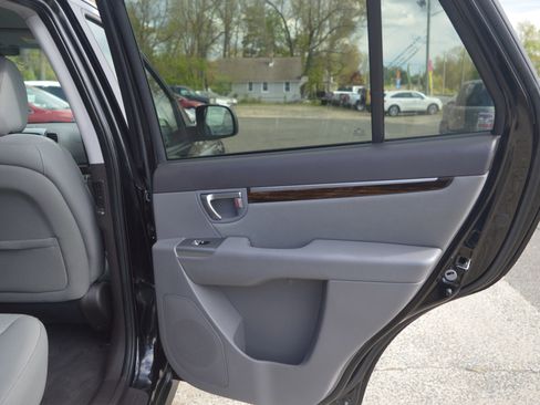 Used 2011 Hyundai Santa Fe GLS image 24