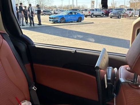 Used 2024 Kia Carnival SX Prestige image 33