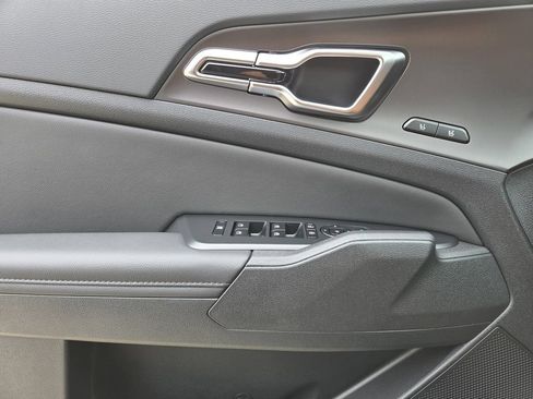 New 2026 Kia Sportage SX FWD image 18