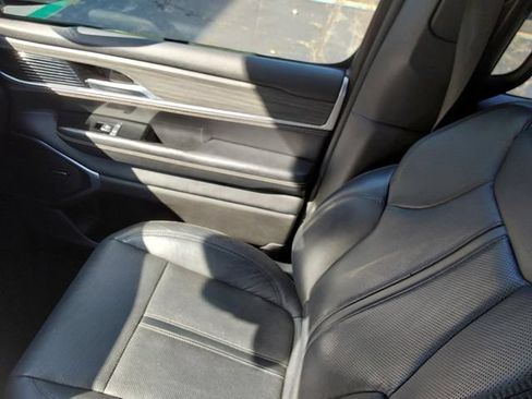 Used 2024 Jeep Wagoneer Series II w/ Flexible Seating Group AWD/4WD image 38