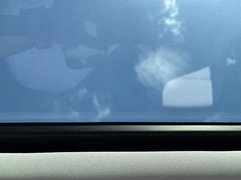 New 2025 Volkswagen Tiguan SE image 24