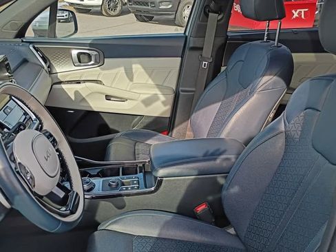 Used 2023 Kia Sorento SX Prestige w/ Panoramic Sunroof Package AWD/4WD image 12