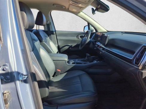 Used 2024 Kia Sorento S image 17