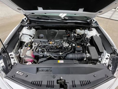 Used 2021 Toyota Camry LE FWD image 29