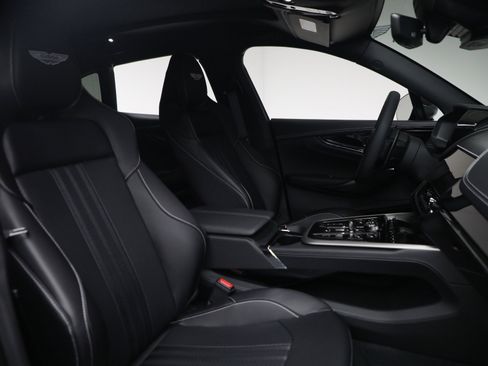 New 2026 Aston Martin DBX 707 image 22