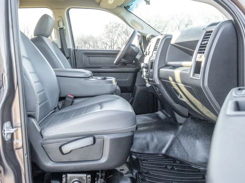 Used 2018 RAM 2500 Tradesman w/ Chrome Appearance Group image 15