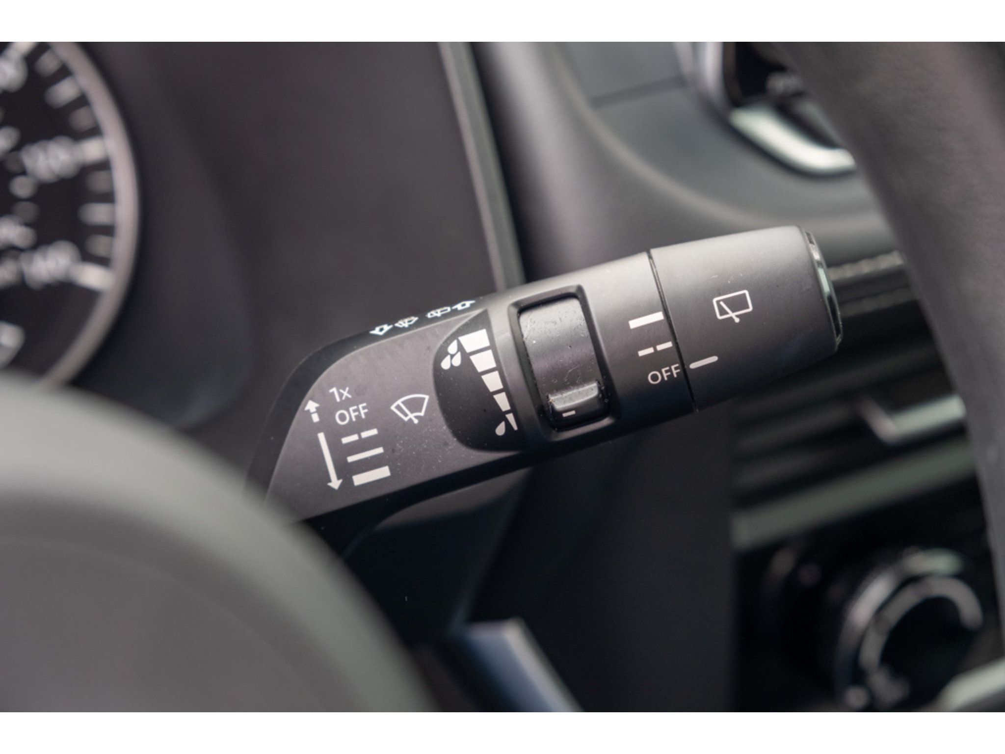 Used 2023 Nissan Rogue S FWD image 20