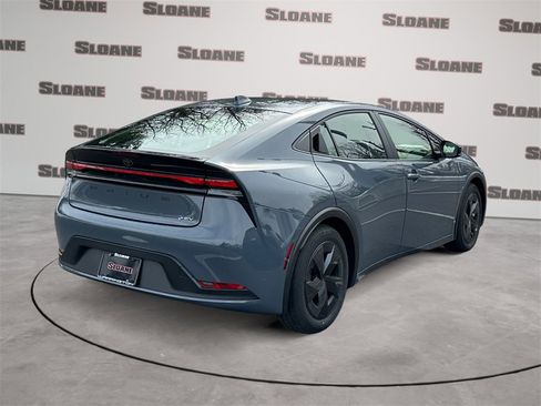 Used 2024 Toyota Prius LE image 5