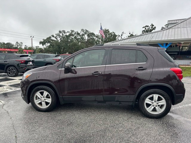Used 2020 Chevrolet Trax LT FWD image 2