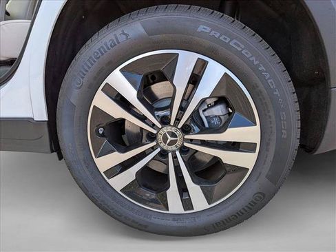 Used 2025 Mercedes-Benz GLB 250 image 21