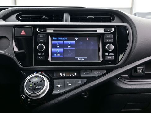 Used 2016 Toyota Prius C One image 17