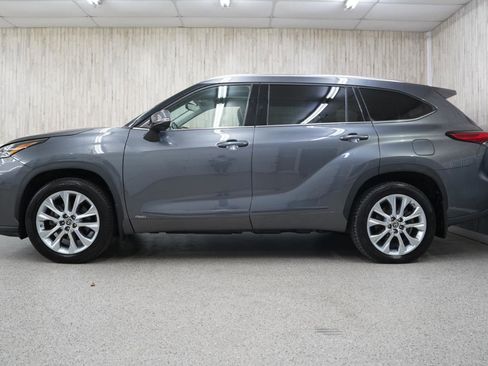 Used 2023 Toyota Highlander Limited image 5