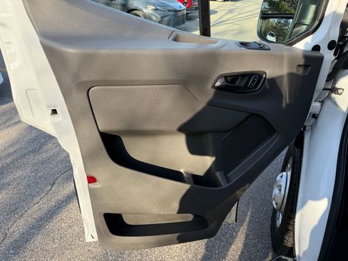 Used 2024 Ford Transit 250 Low Roof AWD w/ Exterior Upgrade Package image 9
