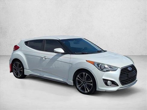 Used 2016 Hyundai Veloster Turbo FWD image 3