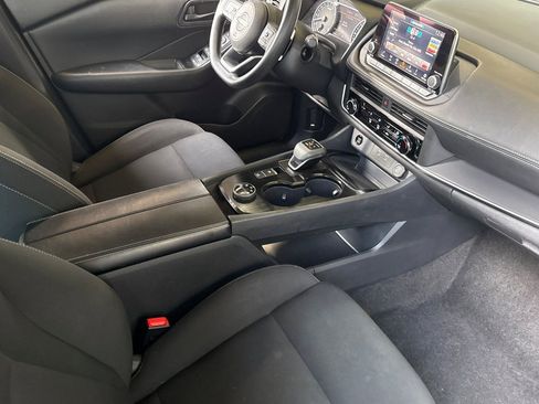 Used 2024 Nissan Rogue S AWD/4WD image 16