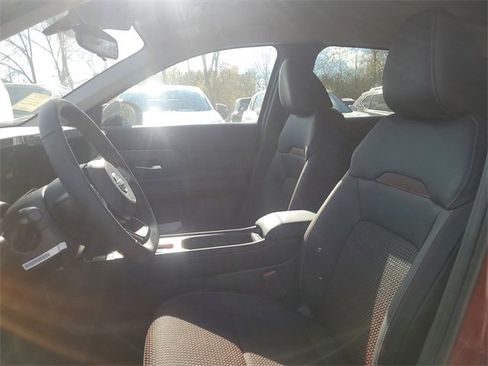 New 2026 Nissan Kicks SR image 9