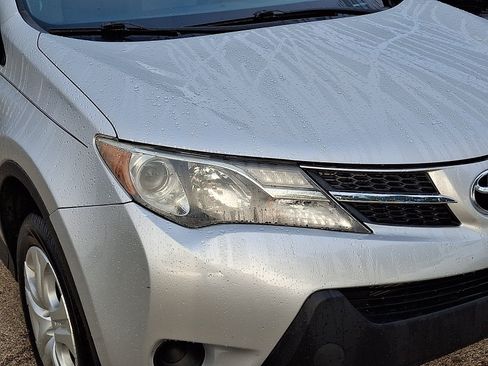 Used 2013 Toyota RAV4 LE AWD/4WD image 9