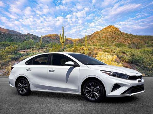 Used 2024 Kia Forte LXS FWD image 2