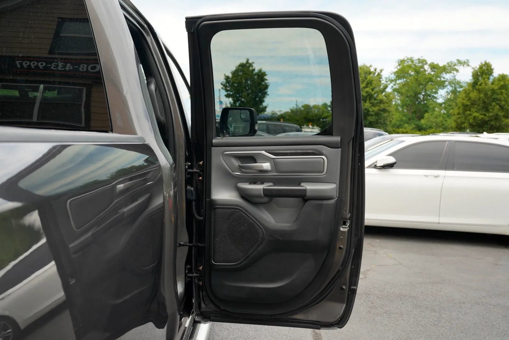 Used 2021 RAM 1500 Big Horn AWD/4WD image 32