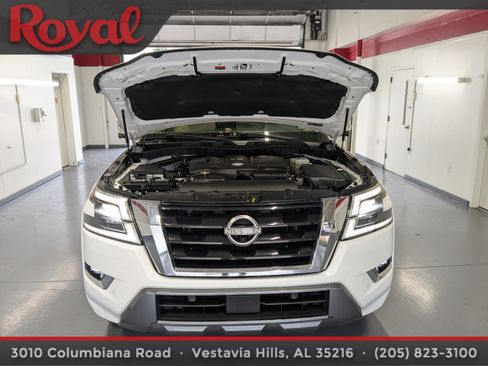 Used 2022 Nissan Armada Platinum w/ Captain's Chairs Package RWD image 31