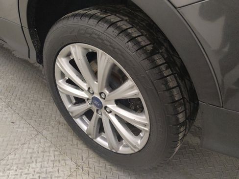 Used 2017 Ford Escape Titanium image 31