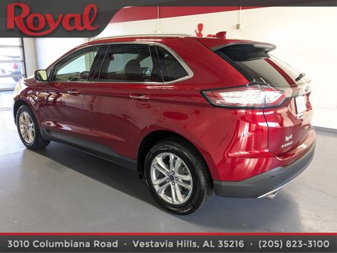Used 2018 Ford Edge Titanium w/ Technology Package image 2