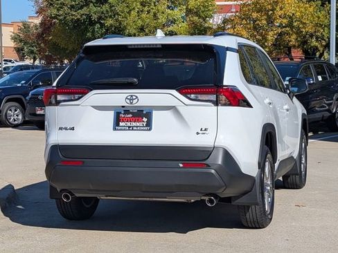 New 2025 Toyota RAV4 LE image 4