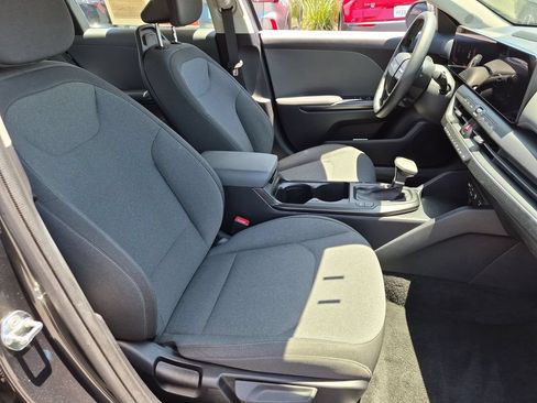 Used 2025 Kia K4 FWD image 31