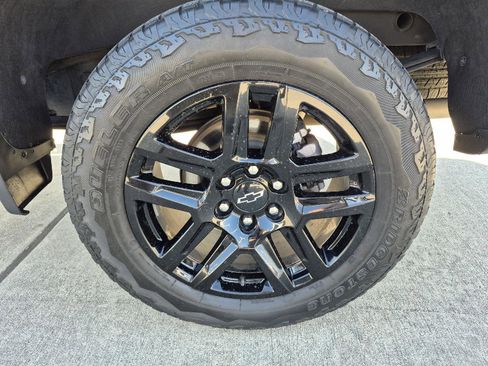 Used 2024 Chevrolet Silverado 1500 LT Trail Boss w/ LT Trail Boss Premium Package image 11