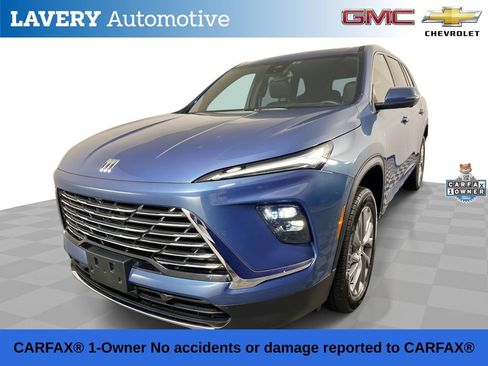 Used 2025 Buick Enclave Preferred image 1