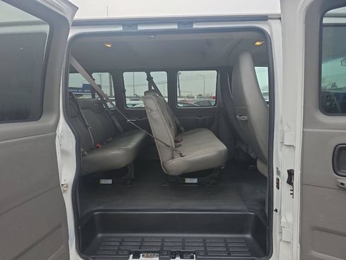 Used 2014 Chevrolet Express 3500 LS RWD image 22
