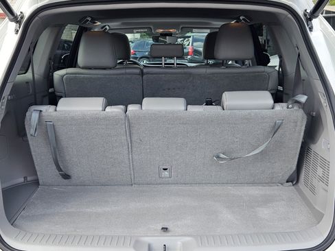 Certified 2019 Toyota Highlander XLE FWD image 29